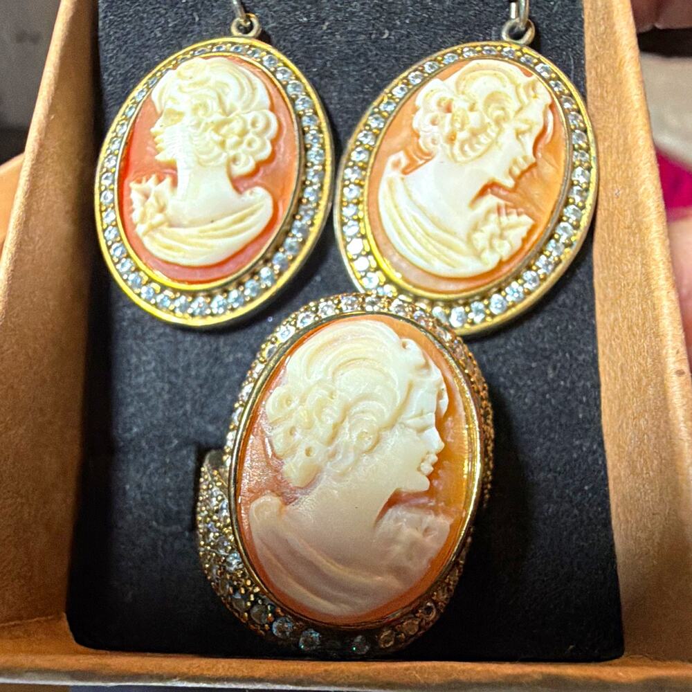 Cameo Jewelry Set AMDECO